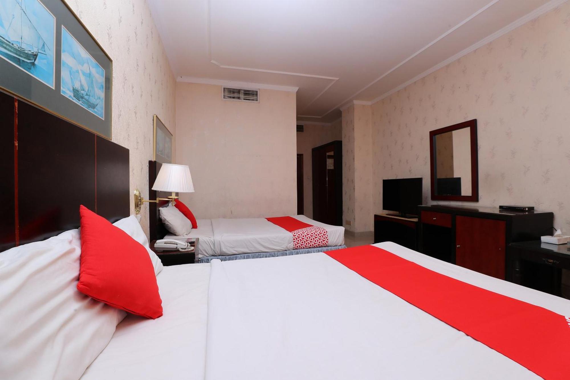 Oyo 112 Semiramis 3*