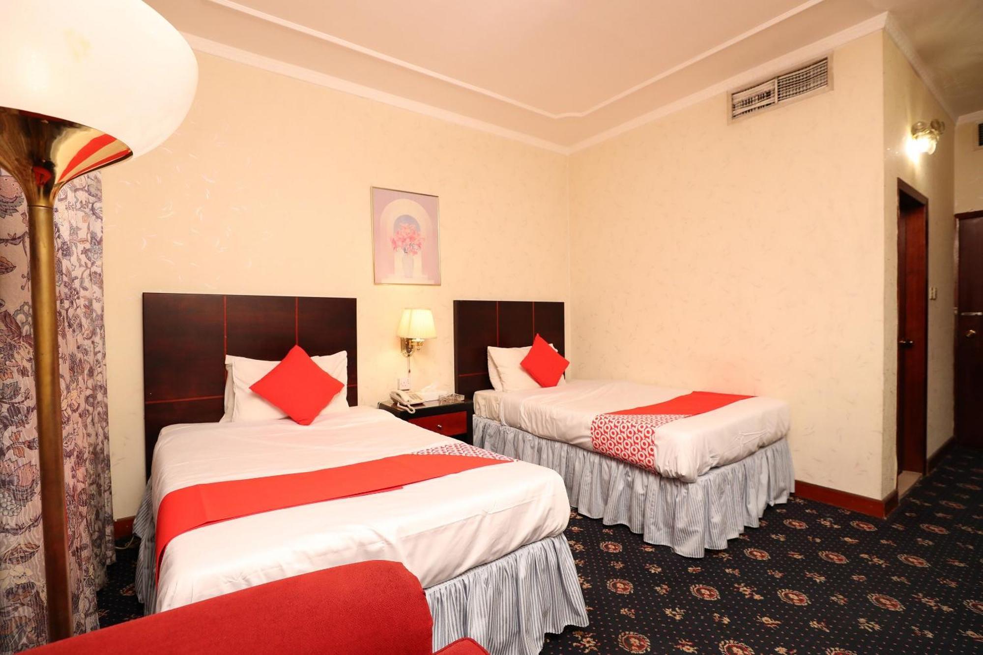 Hotel Oyo 112 Semiramis 3*